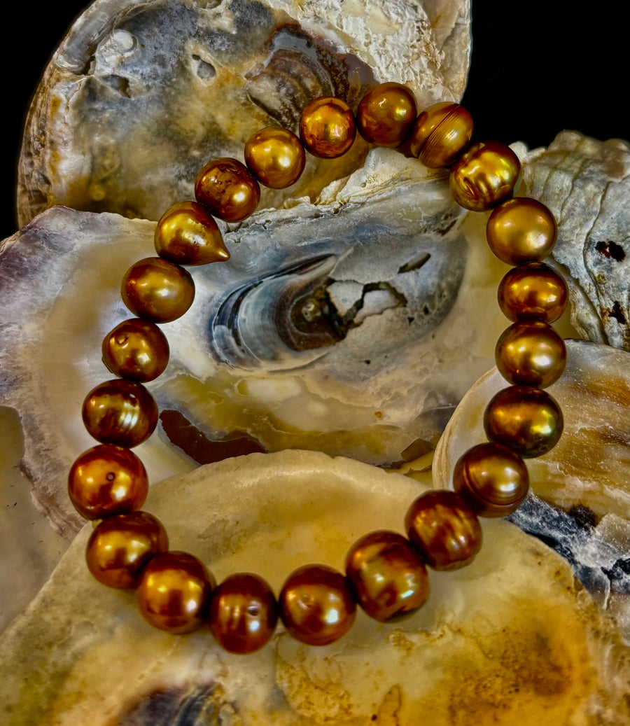 Golden Glow Freshwater Pearl Bracelet – 8–9mm Reiki-Infused Elegance (Medium Fit)