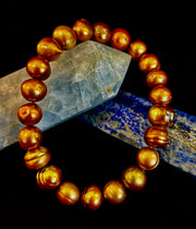 Golden Glow Freshwater Pearl Bracelet – 8–9mm Reiki-Infused Elegance (Medium Fit)