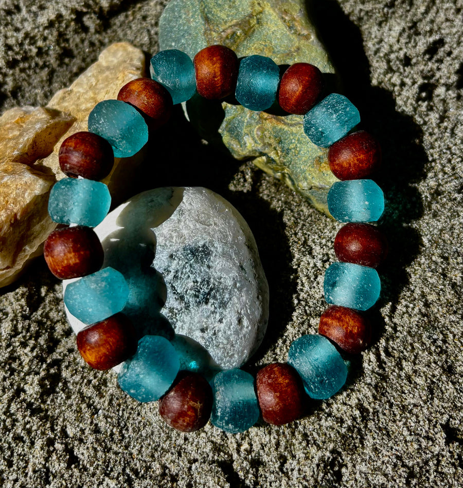 Ocean Drift Recycled Sea Glass Bracelet – Blue Coastal Wood Bead Stretch Bracelet 🌊