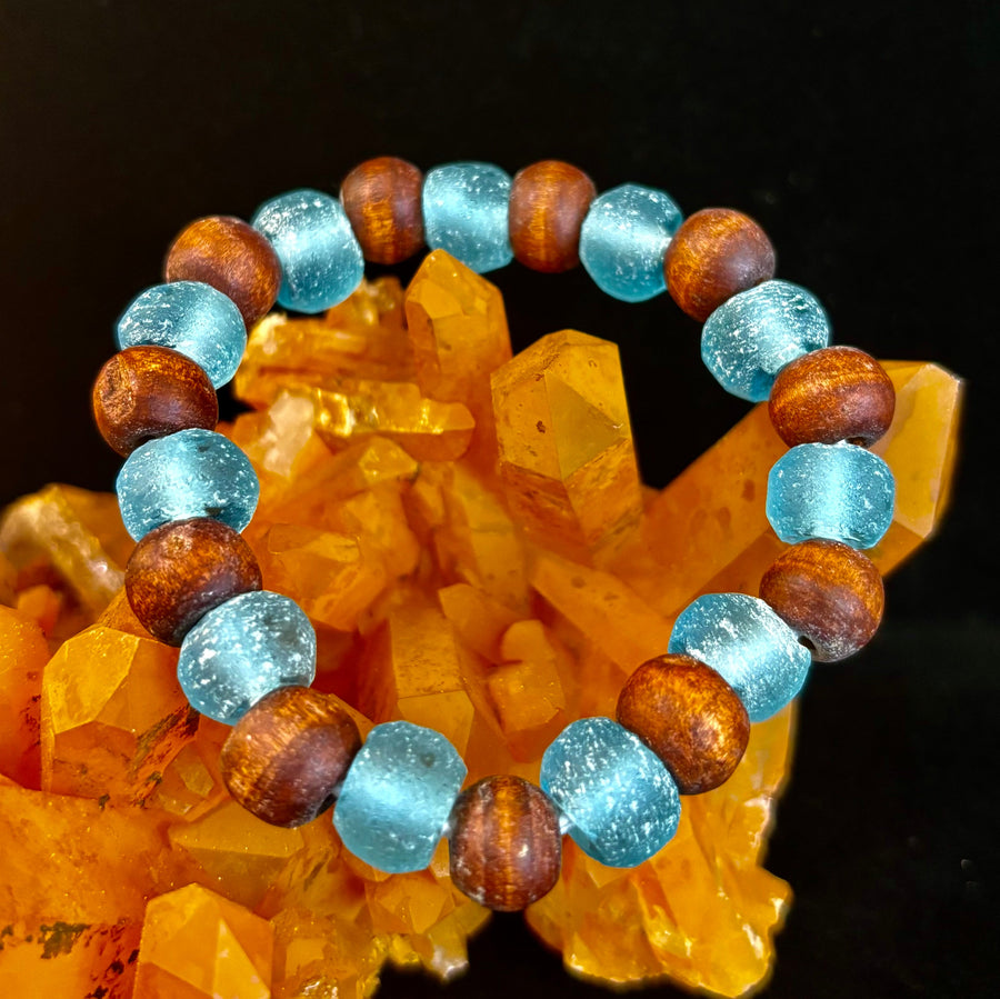 Ocean Drift Recycled Sea Glass Bracelet – Blue Coastal Wood Bead Stretch Bracelet 🌊