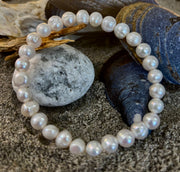 Luminous Grace Freshwater Pearl Bracelet – 6mm & 8mm White Pearl Stretch Bracelet