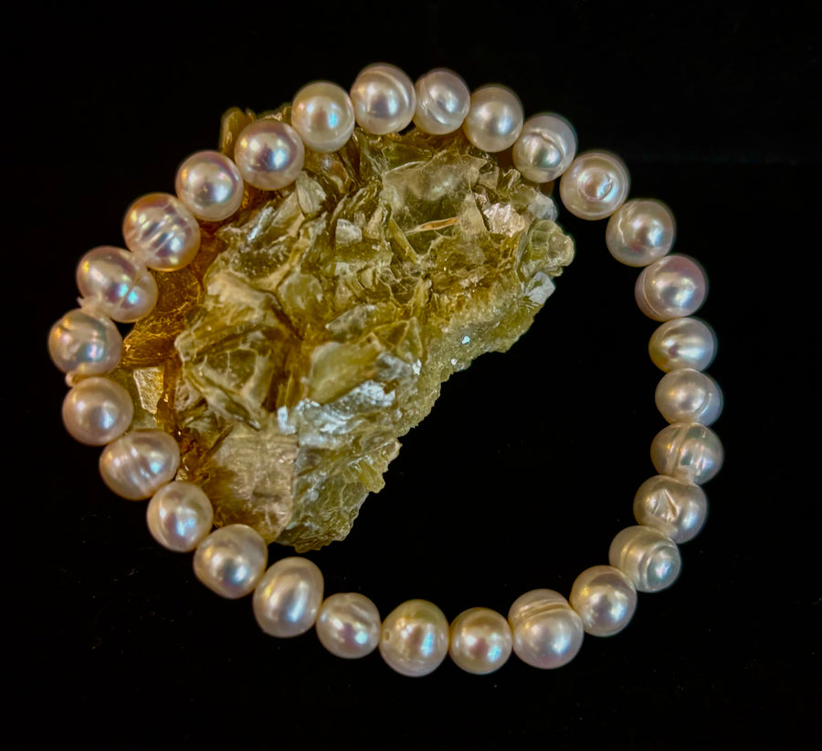 Luminous Grace Freshwater Pearl Bracelet – 6mm & 8mm White Pearl Stretch Bracelet