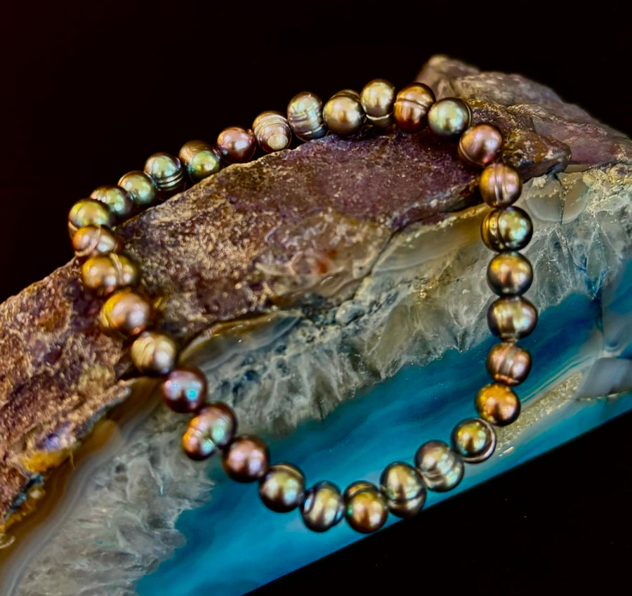 Iridescent Peacock Freshwater Pearl Bracelet – Natural Pearl Bracelet for Medium Wrists