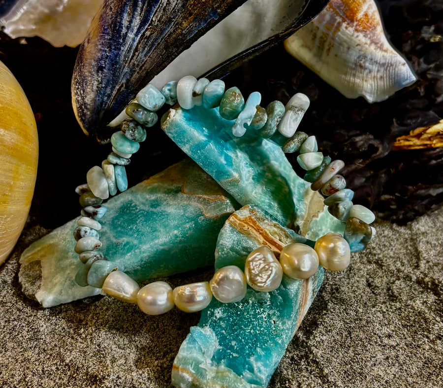 🌊 Mermaid's Treasure Bracelet - Larimar & Cultured Freshwater Pearl Stretch Bracelet