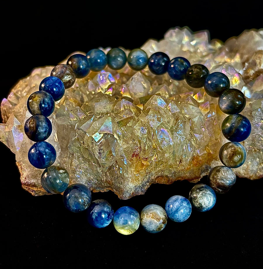 Reiki-Infused Blue Kyanite Bracelet for Clear Communication, High Vibration & Alignment (8mm)