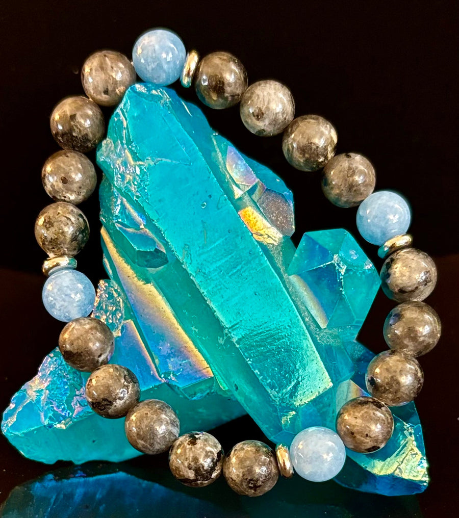 Black Labradorite & Aquamarine Beaded Bracelet – Protection, Calm & Clarity