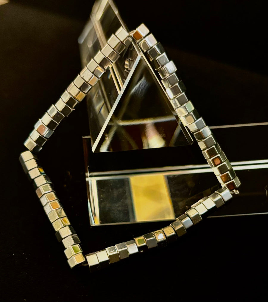 Sleek Silver Cube Beaded Bracelet – Minimalist Style for Any Occasion