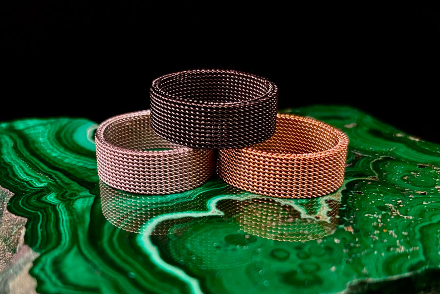 Unisex Stainless Steel Mesh Ring – Flexible, Modern Band in Black, Rose Gold & Silver Tones