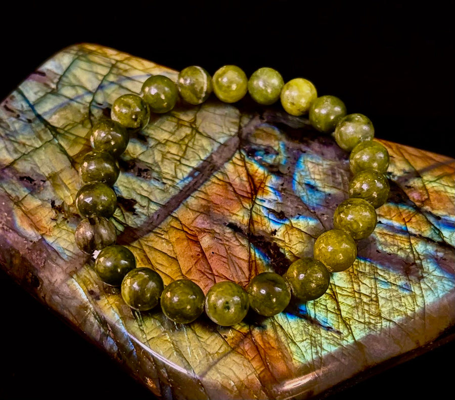 Reiki-Infused Nephrite Jade Bracelet – Abundance, Protection & Harmony