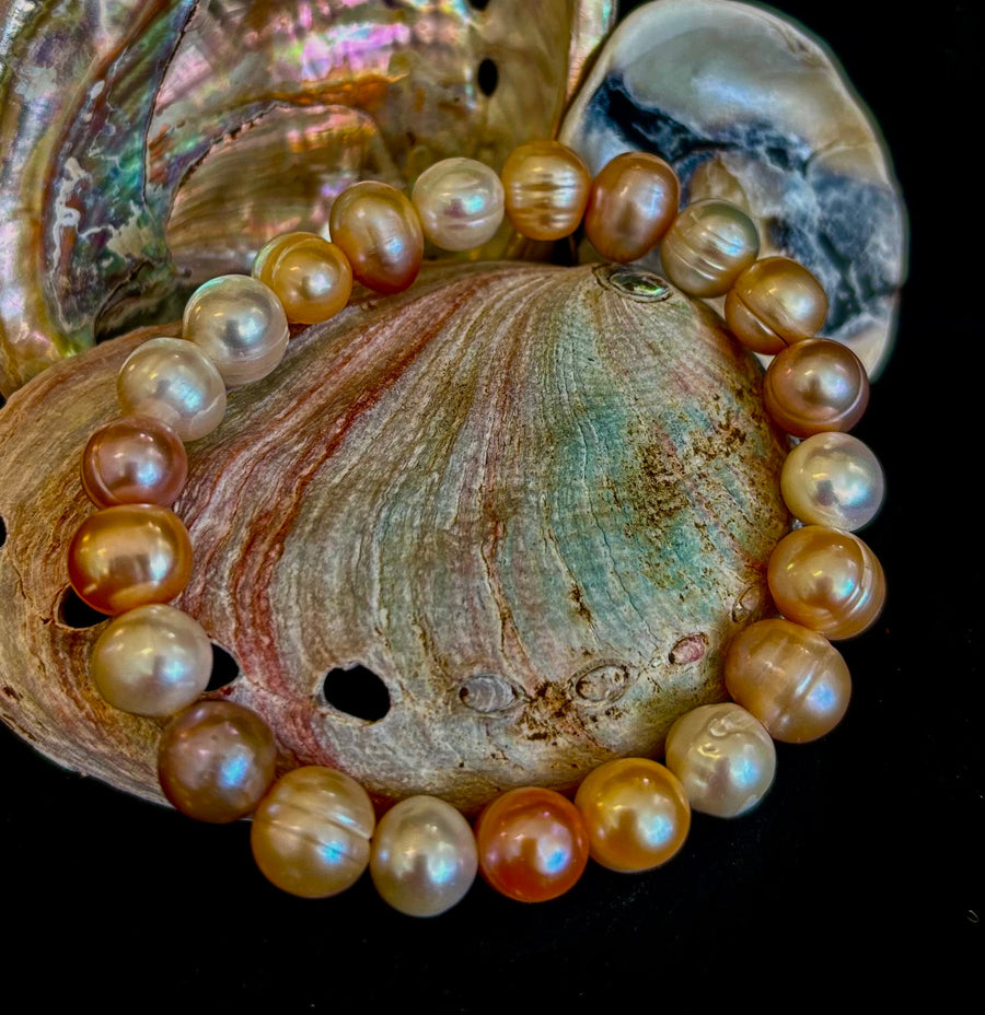 Reiki-Infused Cultured Freshwater Pearl Bracelet for Wisdom, Feminine Power & Divine Grace (8-9mm)