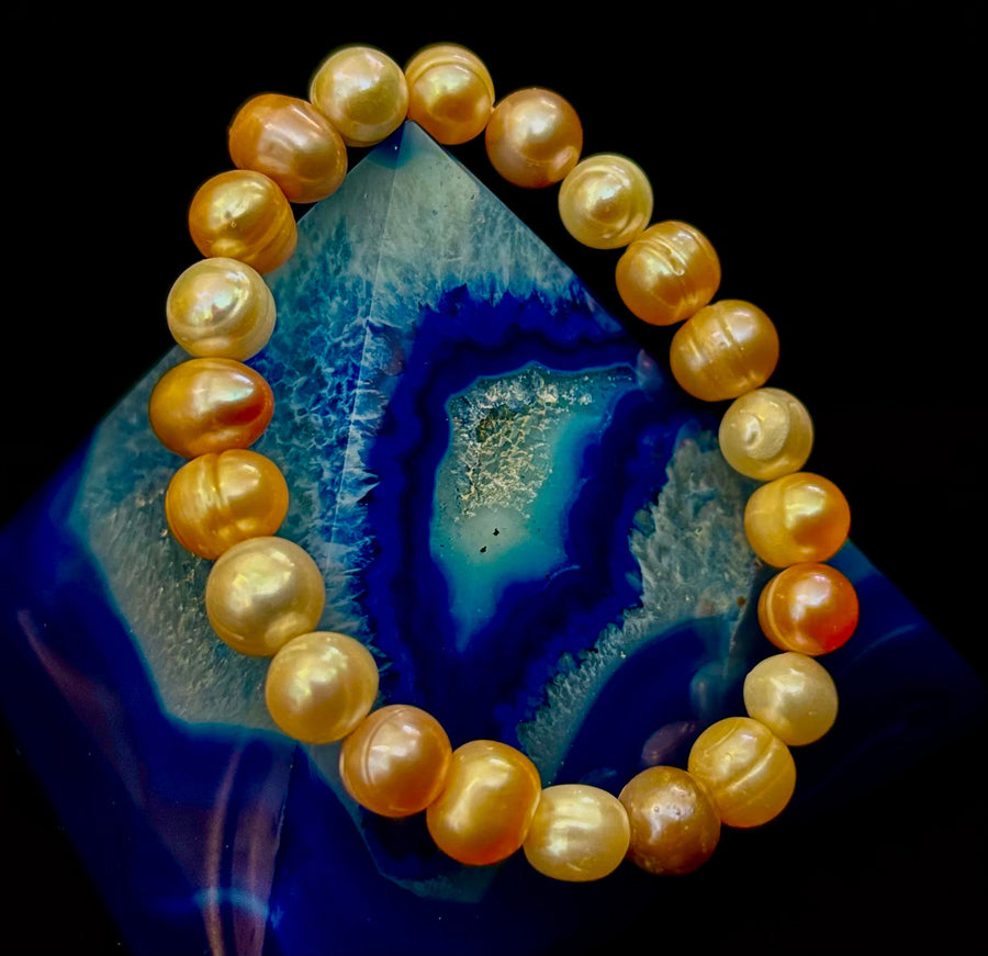 Reiki-Infused Cultured Freshwater Pearl Bracelet for Wisdom, Feminine Power & Divine Grace (8-9mm)