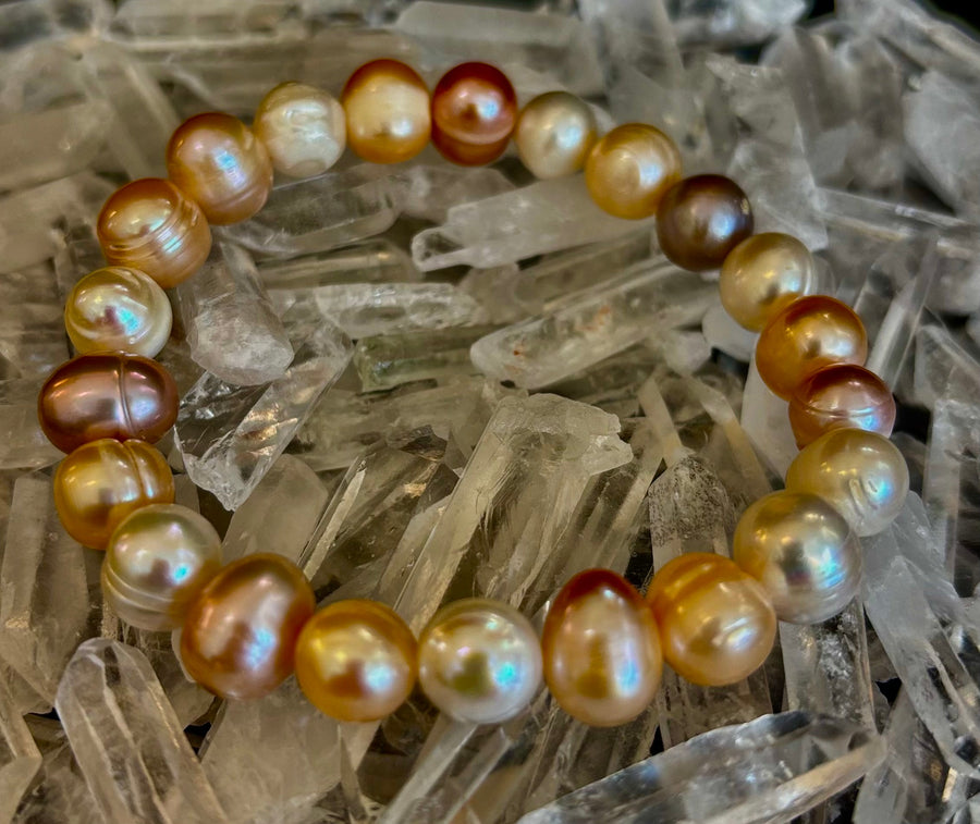 Reiki-Infused Cultured Freshwater Pearl Bracelet for Wisdom, Feminine Power & Divine Grace (8-9mm)