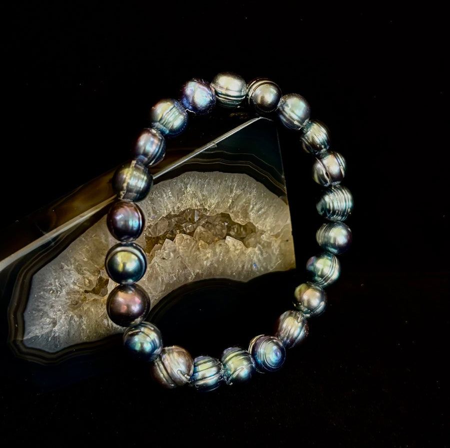 Iridescent Peacock Freshwater Pearl Bracelet – Natural Pearl Bracelet for Medium Wrists